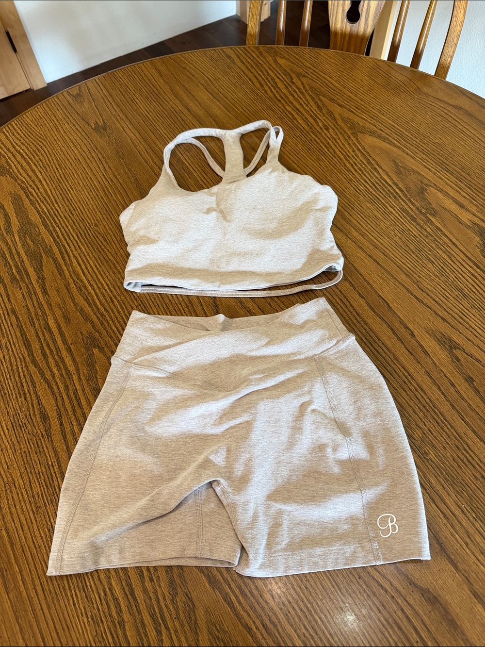Bombshell Sportswear Heather Taupe Athletic Top and shorts set size XL EUC